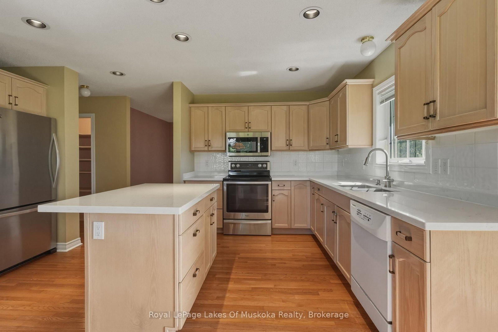 Listing Image 13
