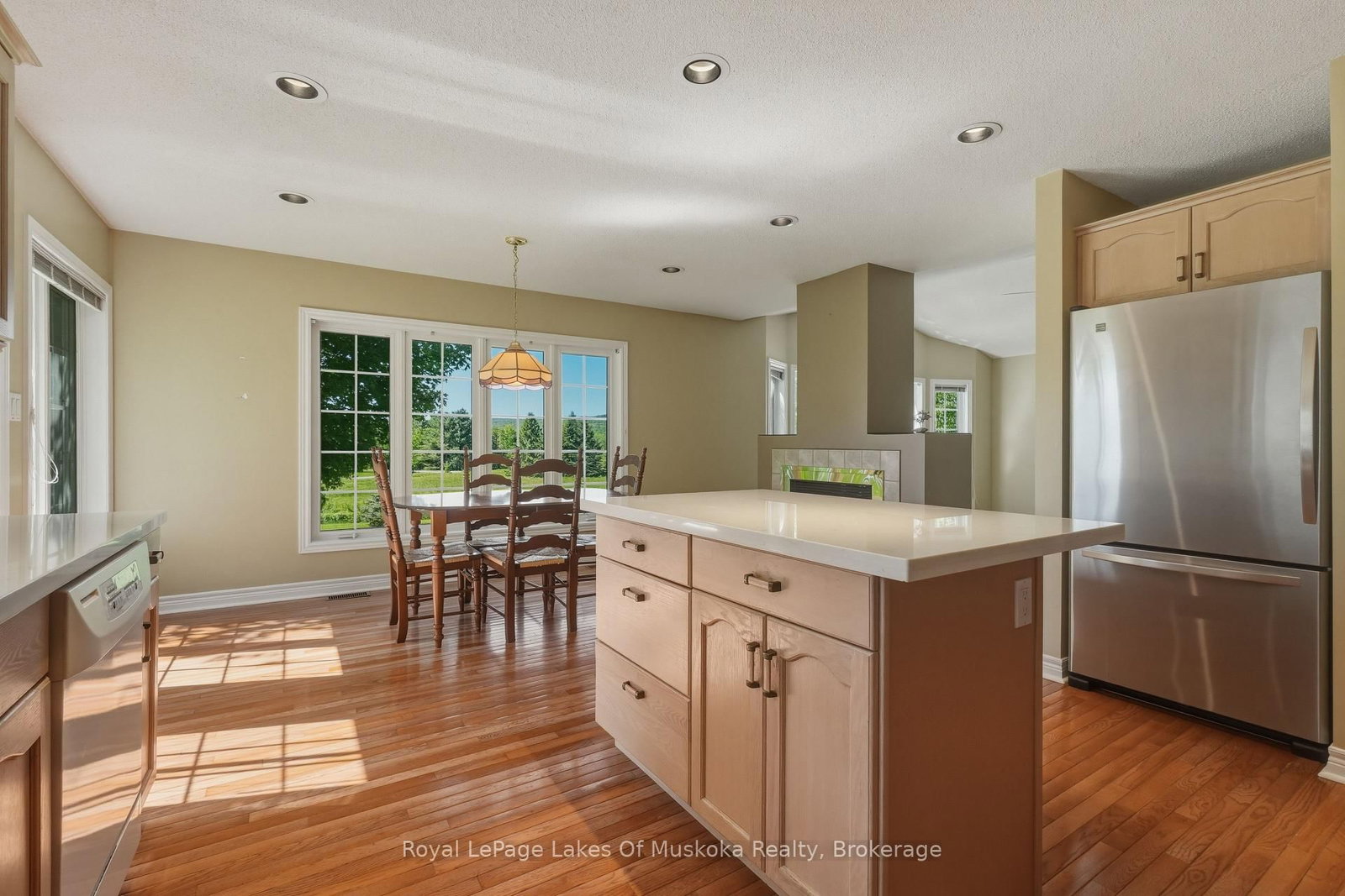 Listing Image 14