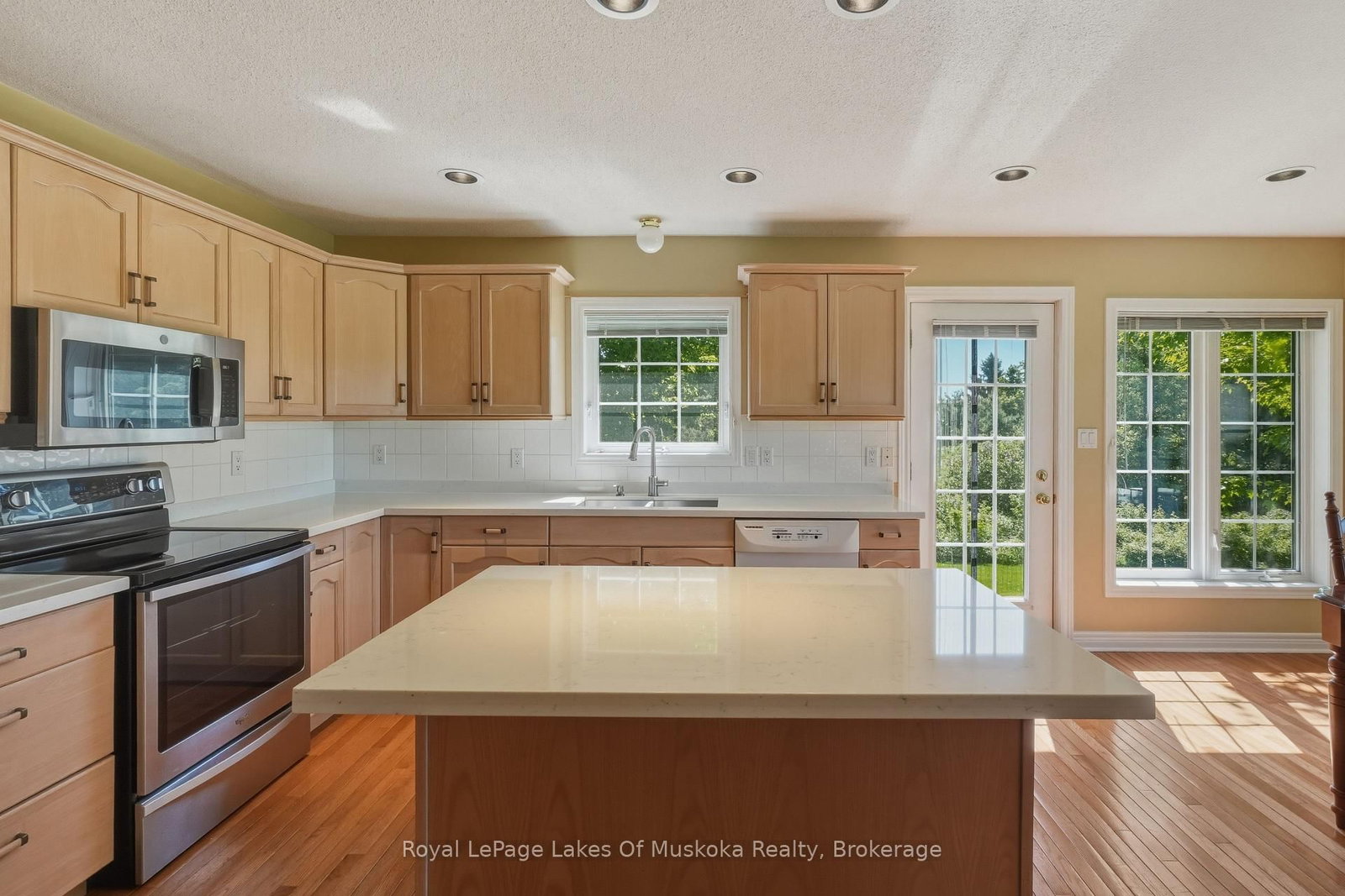 Listing Image 15