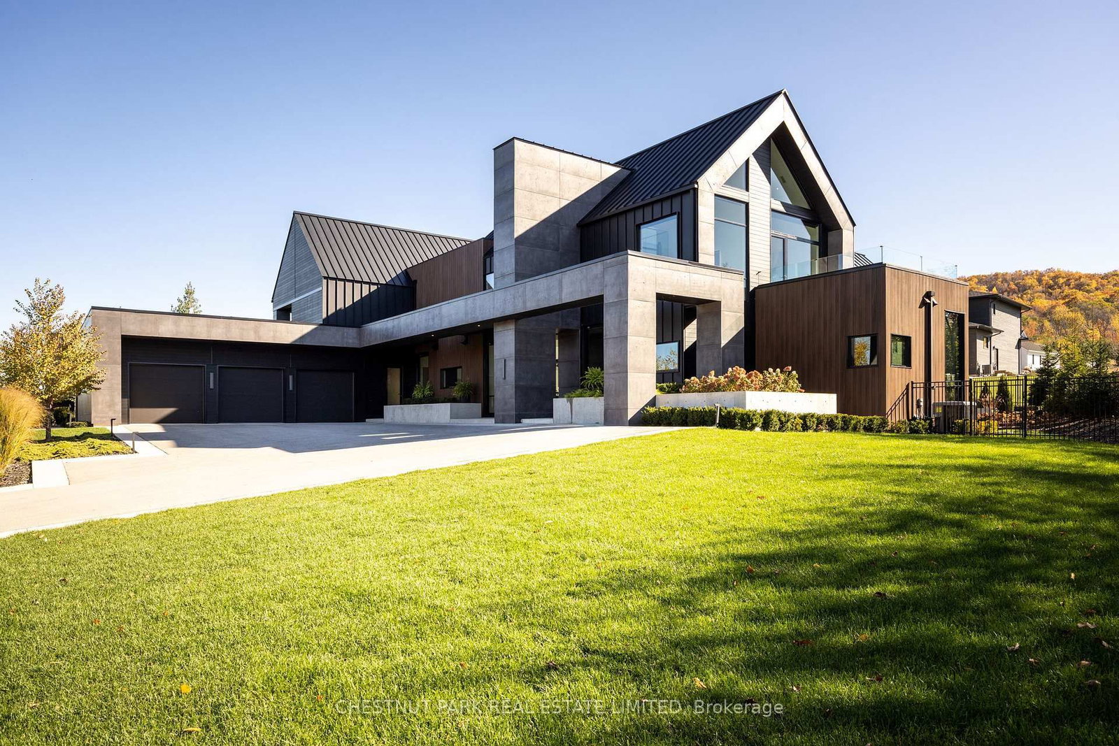 112 Stone Zack Lane • Blue Mountains, ON photo 1