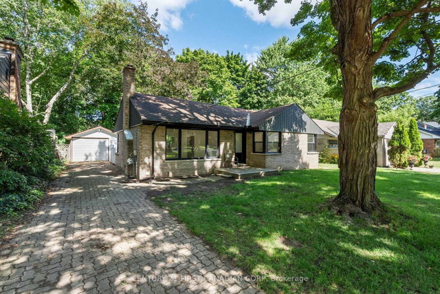 32 BRAEMAR Crescent