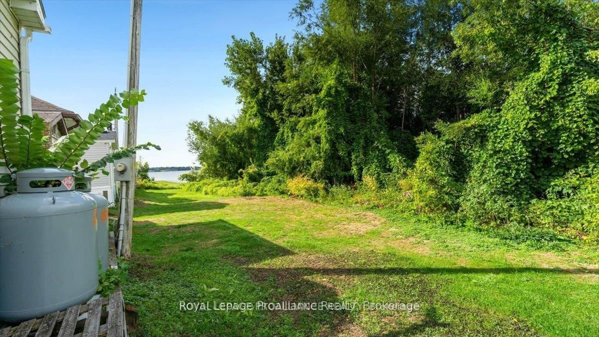 311 Dundas Street E • #18 • Quinte West, ON photo 31