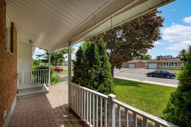 53 Farlane Boulevard