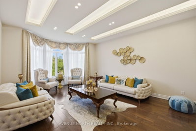 699 Ballycastle Crescent — more photos