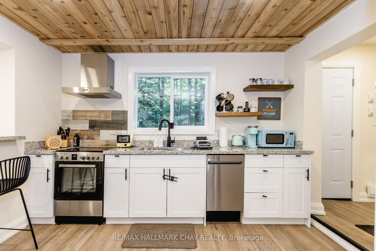 182 Brodie Kay Trail • Huntsville, ON photo 4