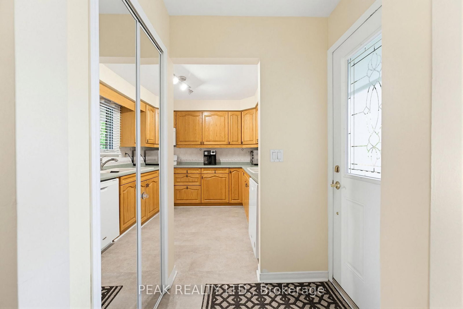 28 Ridgewood Drive — photo 4