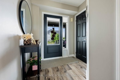 829 Cook Crescent • Shelburne, ON photo 3