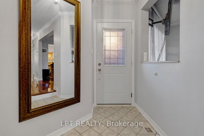 72 Westpointe Crescent — photo 4