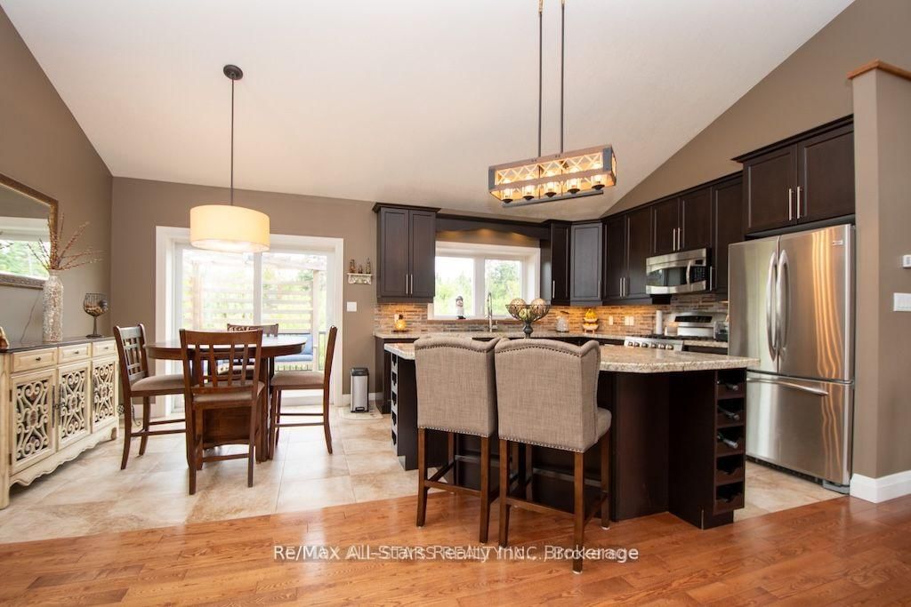 15 Rustlewood Avenue • Kawartha Lakes, ON photo 11