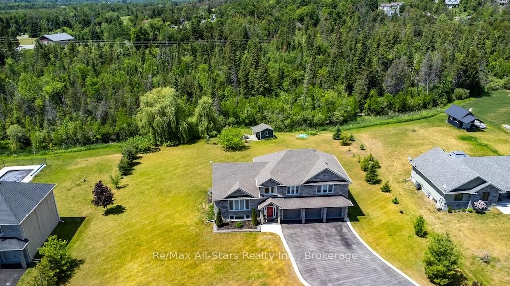 15 Rustlewood Avenue • Kawartha Lakes, ON photo 3