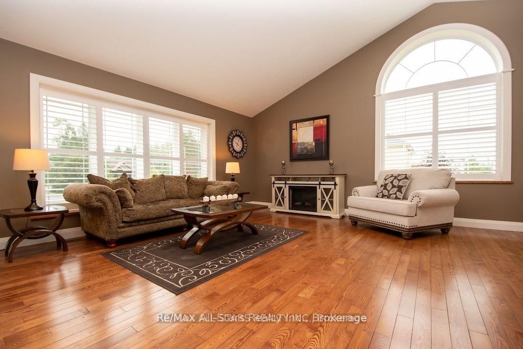 15 Rustlewood Avenue • Kawartha Lakes, ON photo 8