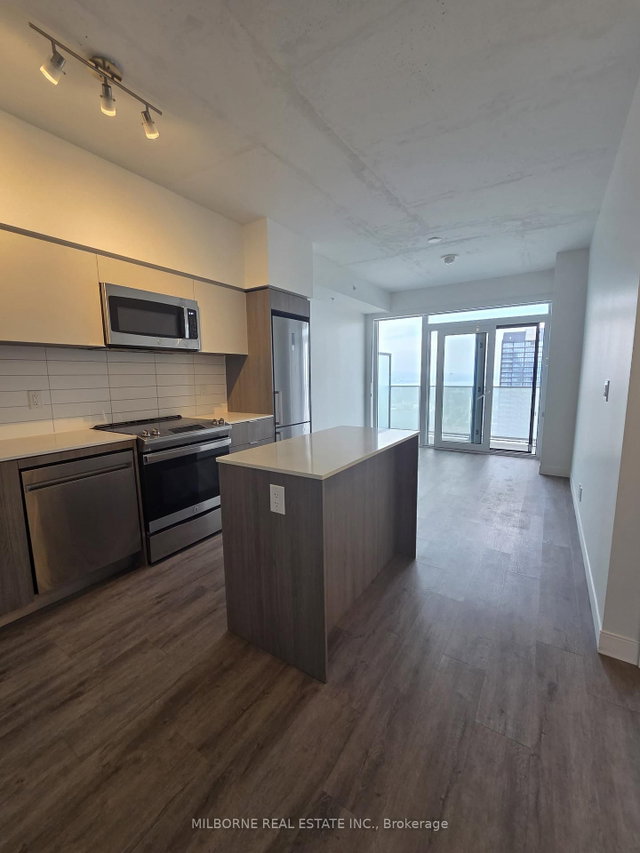 2410A - 22 Hughson Street N