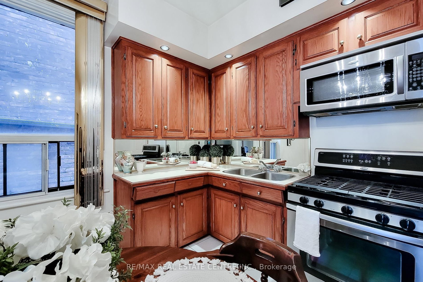244 Hughson Street N • Hamilton, ON photo 15