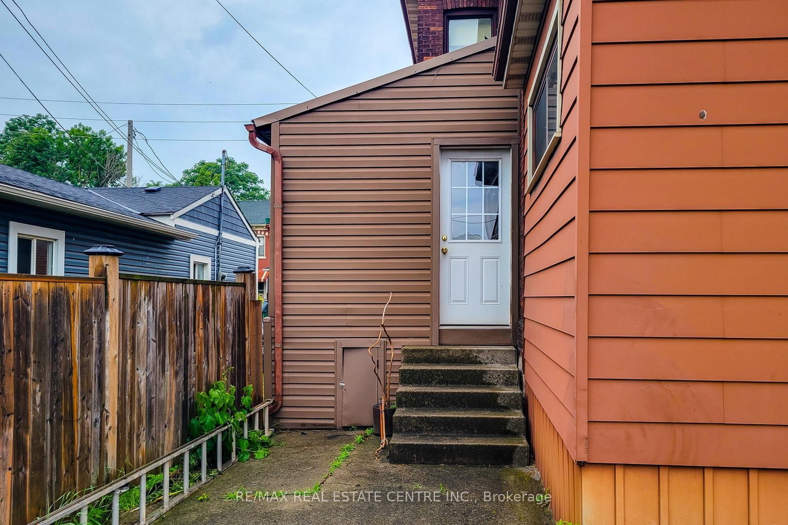 244 Hughson Street N • Hamilton, ON photo 34