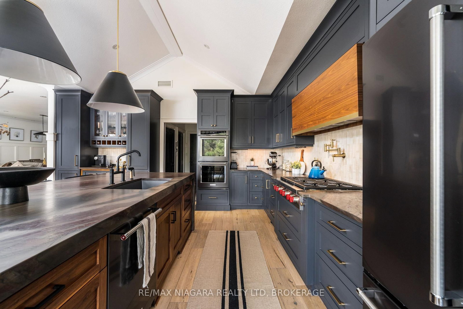 33 Canal Street • St. Catharines, ON photo 10