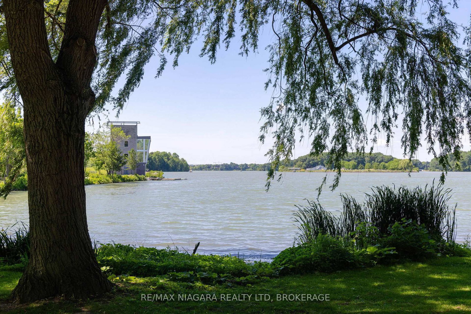33 Canal Street • St. Catharines, ON photo 48