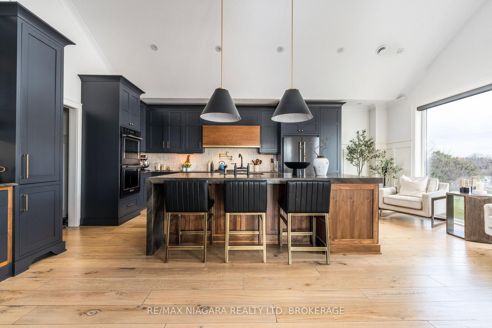 33 Canal Street • St. Catharines, ON photo 9