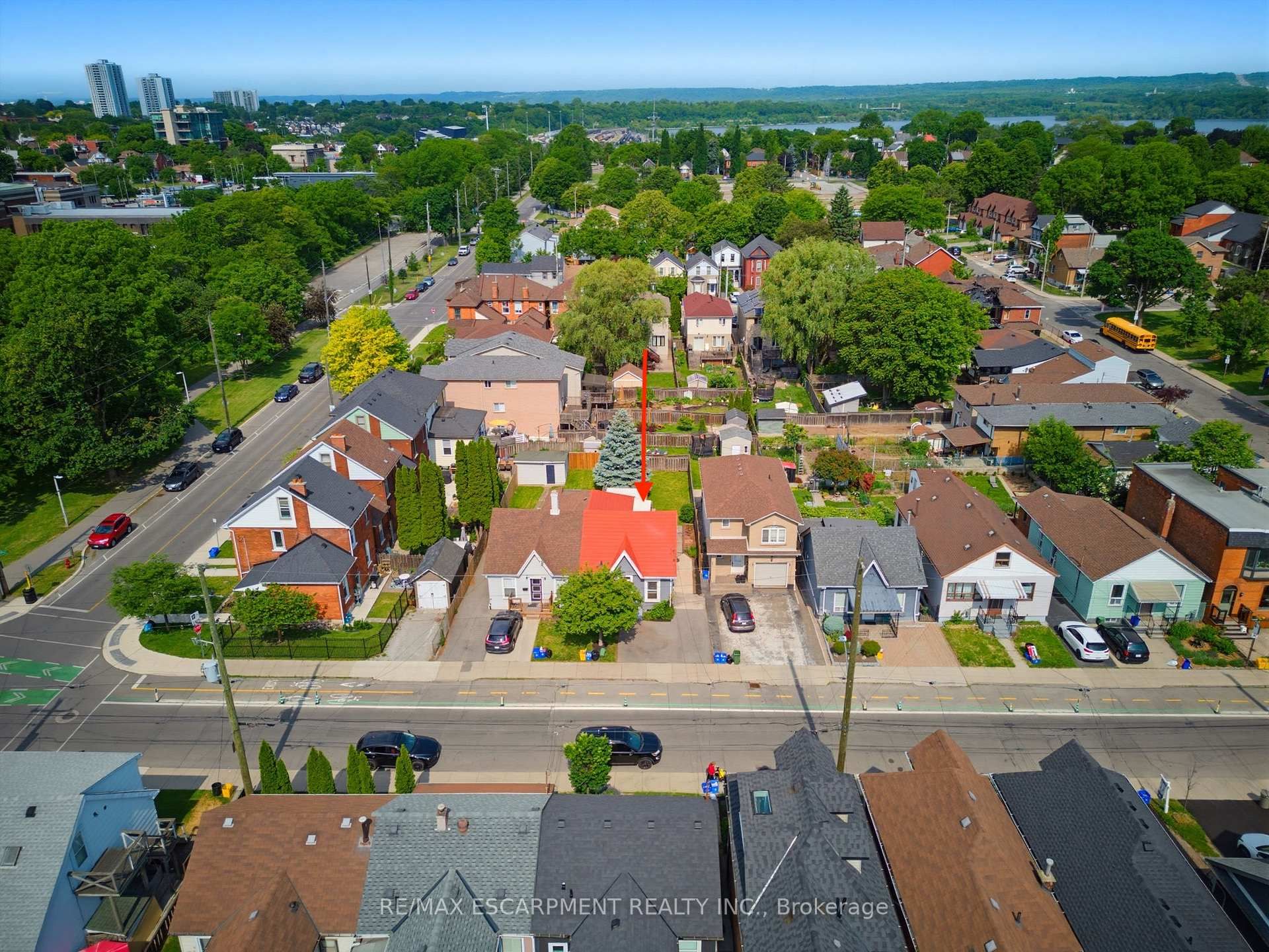 349 John Street N