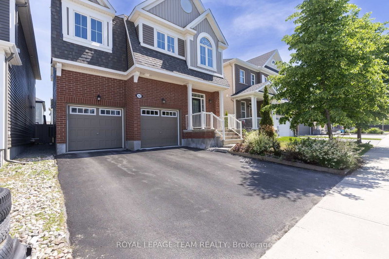 12 Oxalis Crescent
