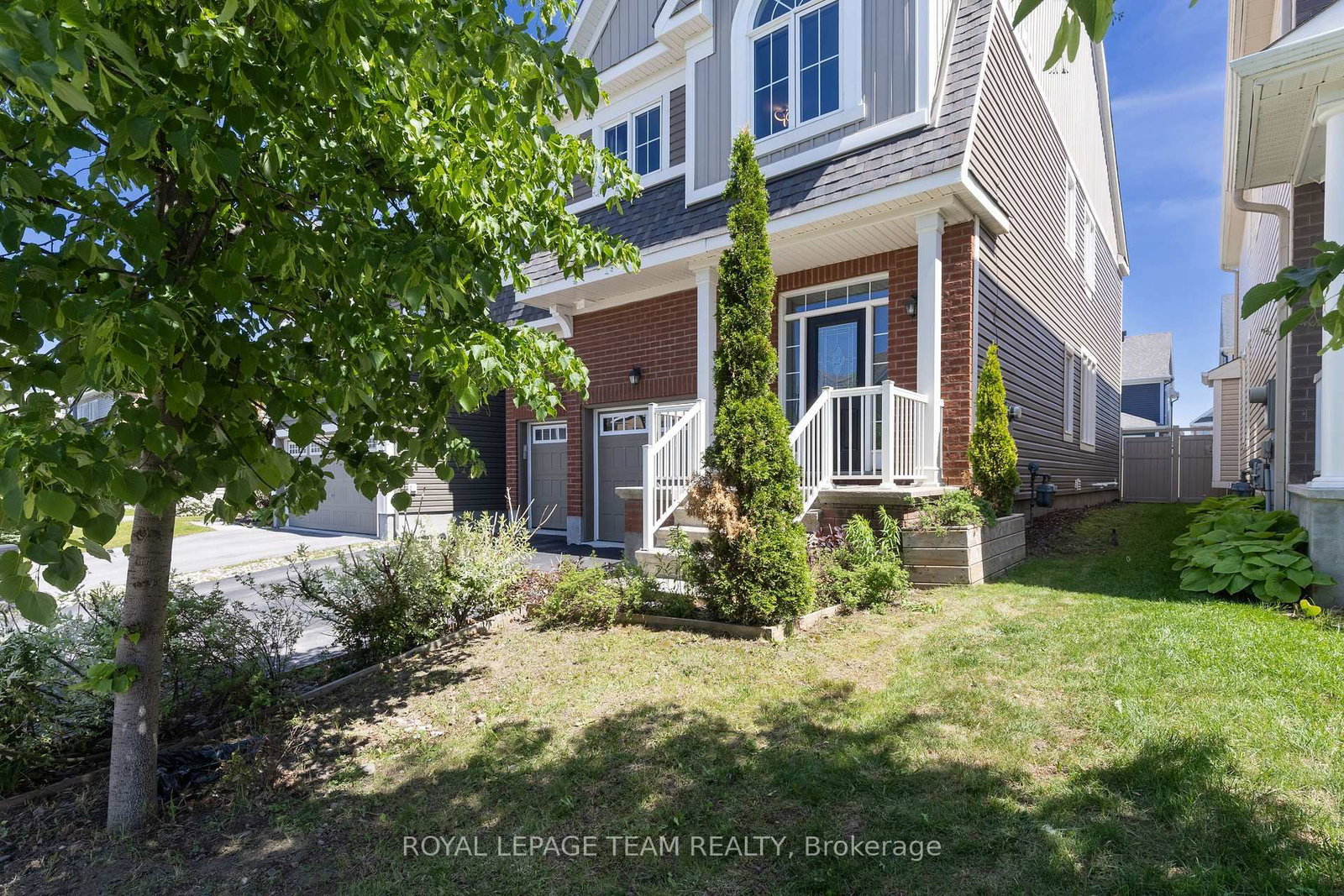 12 Oxalis Crescent • Ottawa, ON photo 3