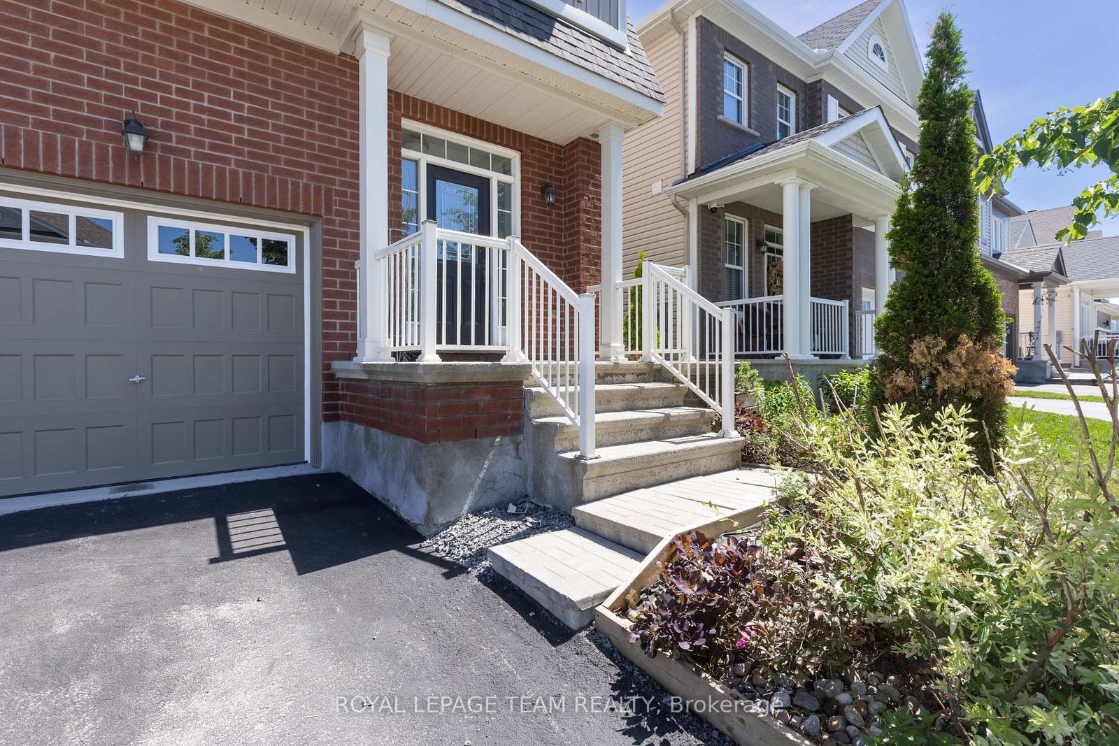 12 Oxalis Crescent • Ottawa, ON photo 4