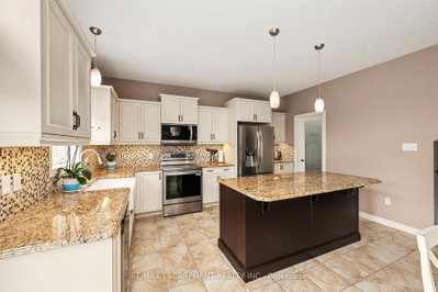 1863 Ballymote Avenue • London North, ON photo 9