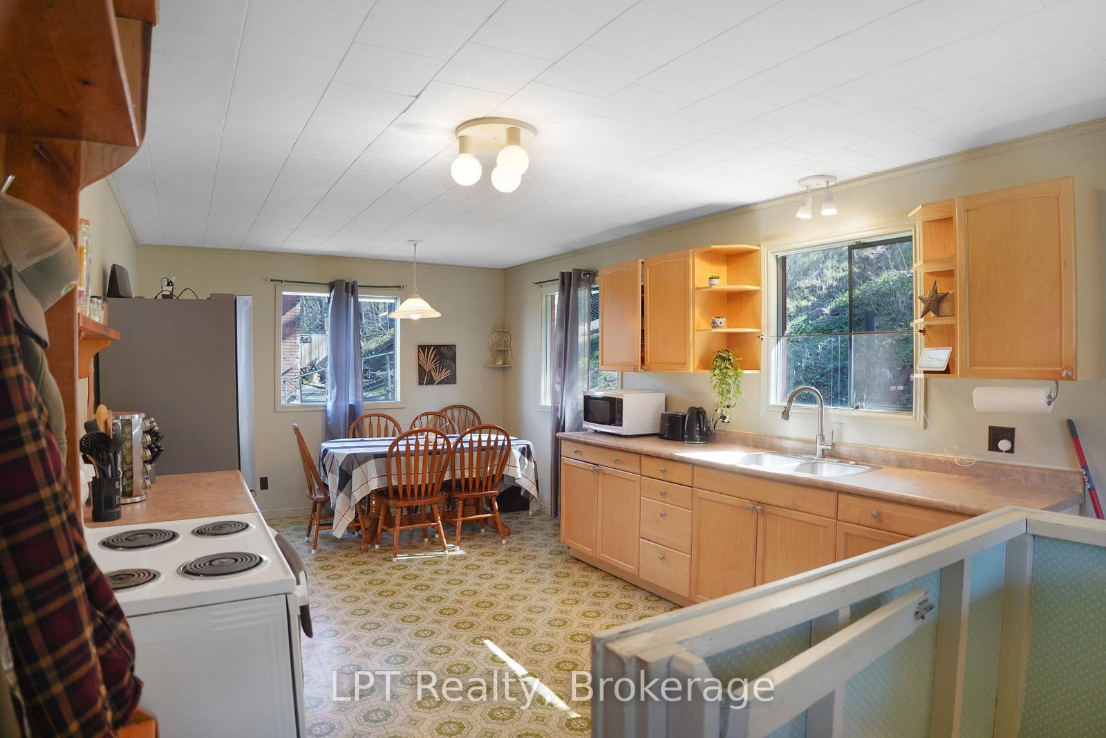 Listing Image 12