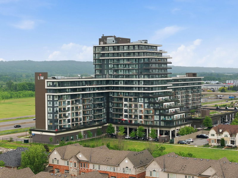 1201 - 550 North Service Road