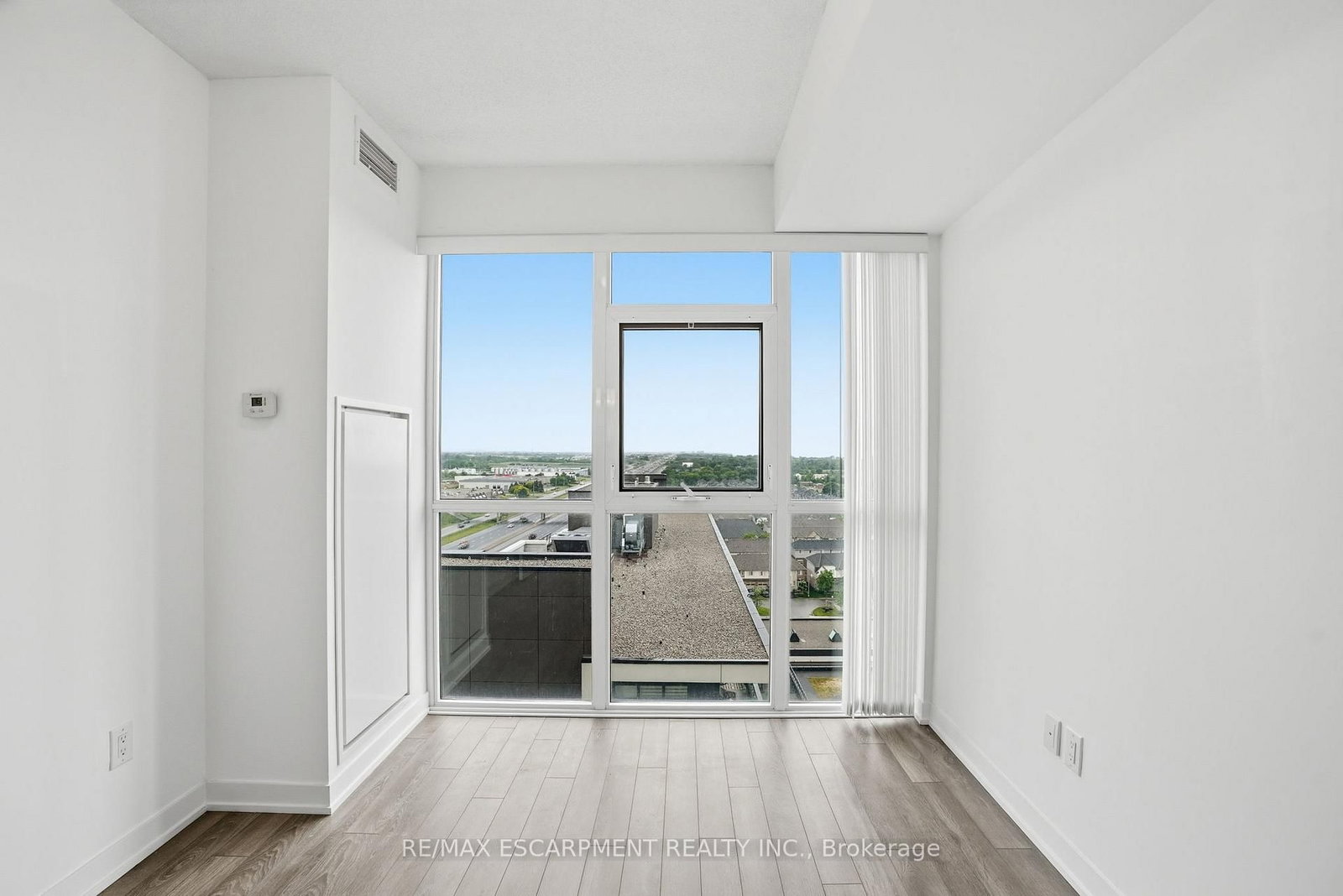 550 North Service Road • #1201 • Grimsby, ON photo 18