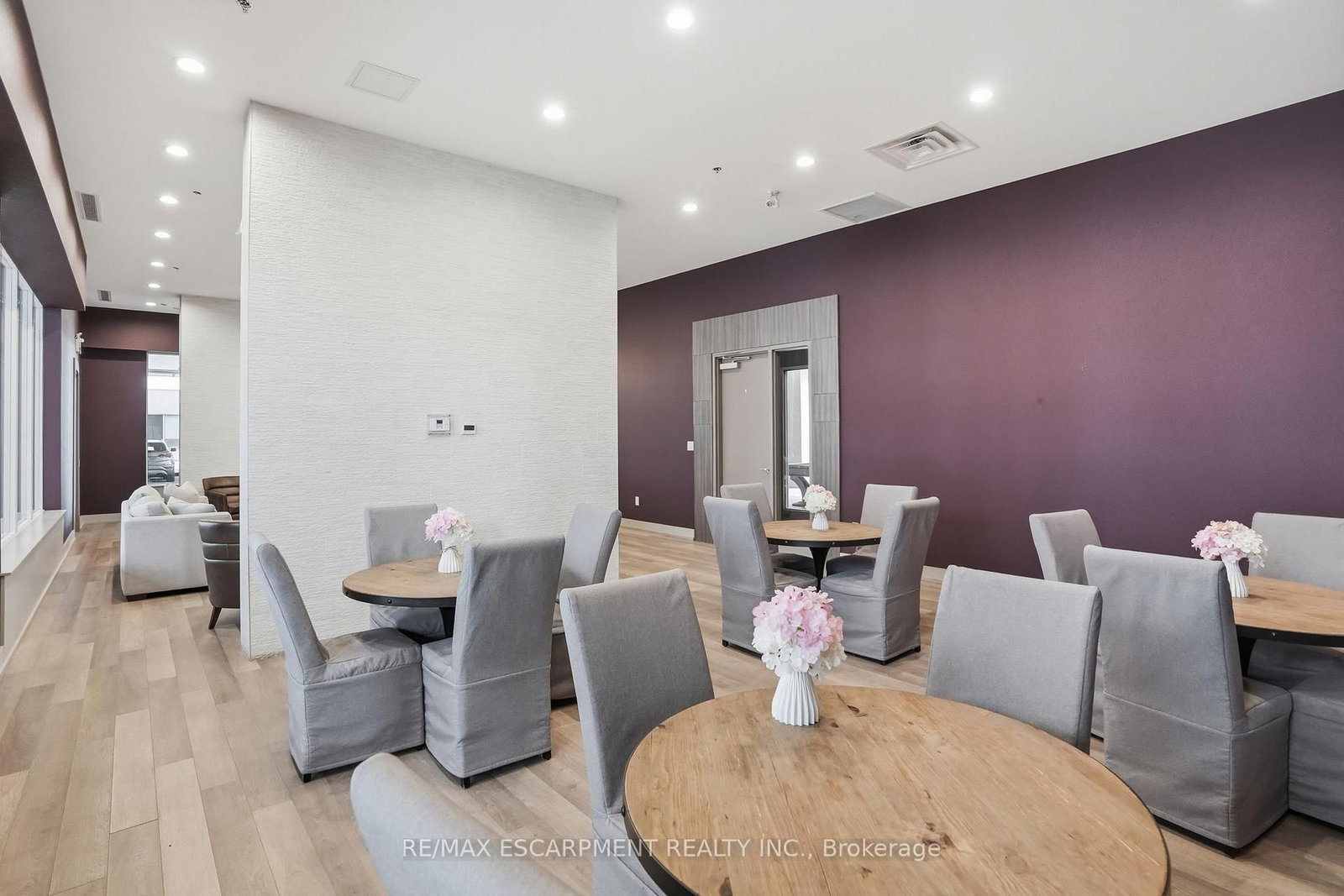 550 North Service Road • #1201 • Grimsby, ON photo 27
