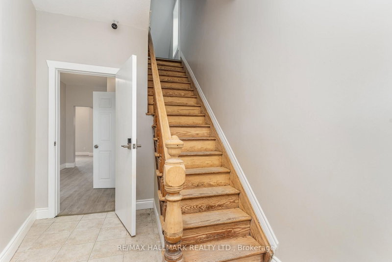 MAIN - 291 Emerald Street N