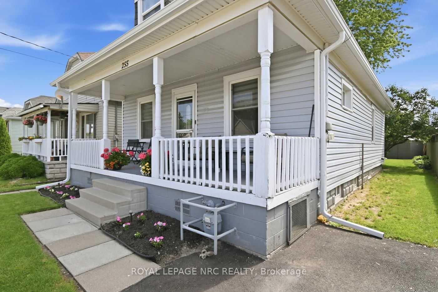 255 Deere Street • Welland, ON photo 2