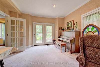 11 Lorraine Drive • Wellesley, ON photo 8