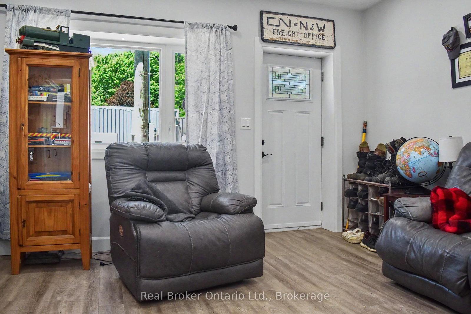 523 Mill Street • West Grey, ON photo 10