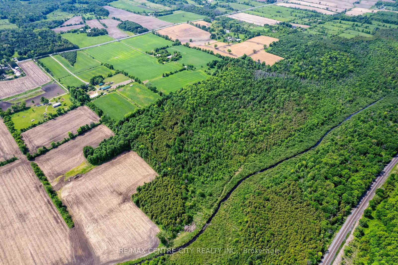 19637 County Road 25 • South Glengarry, ON photo 8
