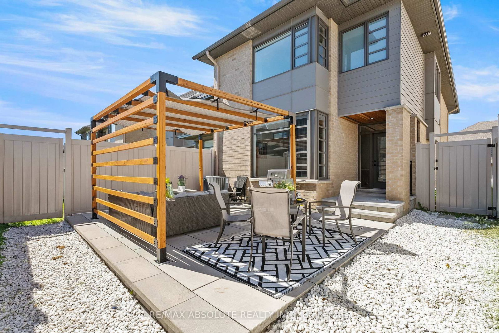 1072 Lunar Glow Crescent • Ottawa, ON photo 45
