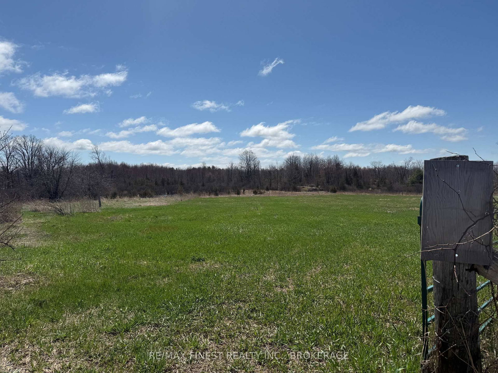 0 Pelow, Front of Leeds & Seeleys Bay, Ontario K7G 2V3