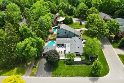 2 Hampton Crescent