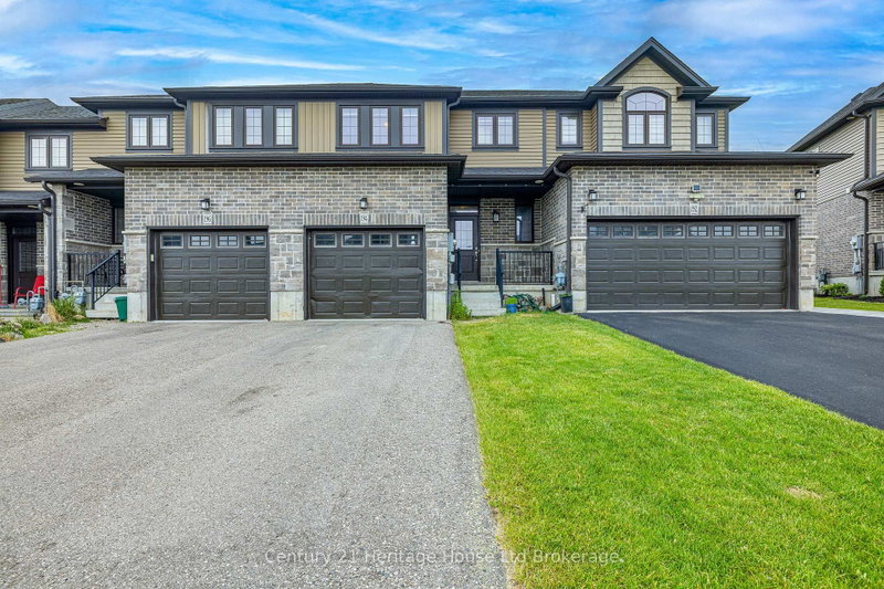 home for lease on 194 Links Crescent