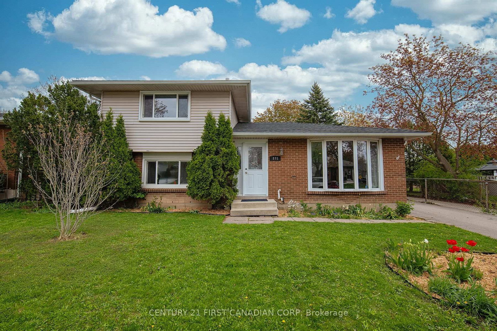 808 Dulaney Drive, London South