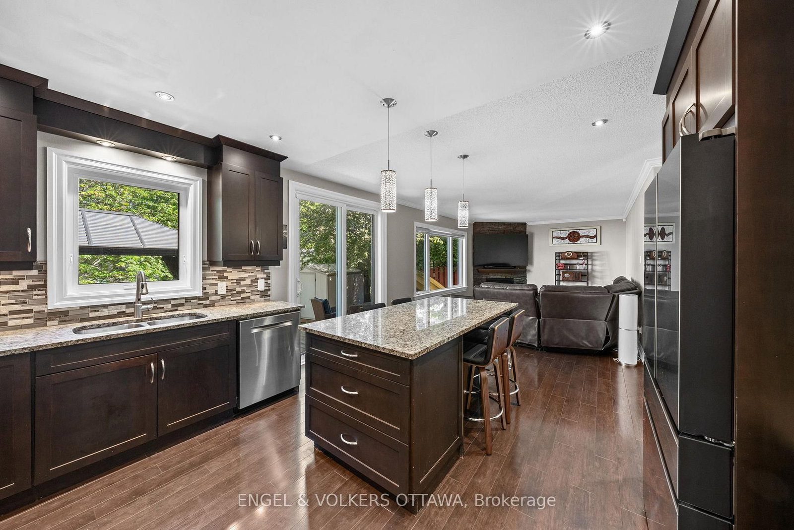 49 Kittiwake Drive • Stittsville, ON photo 11