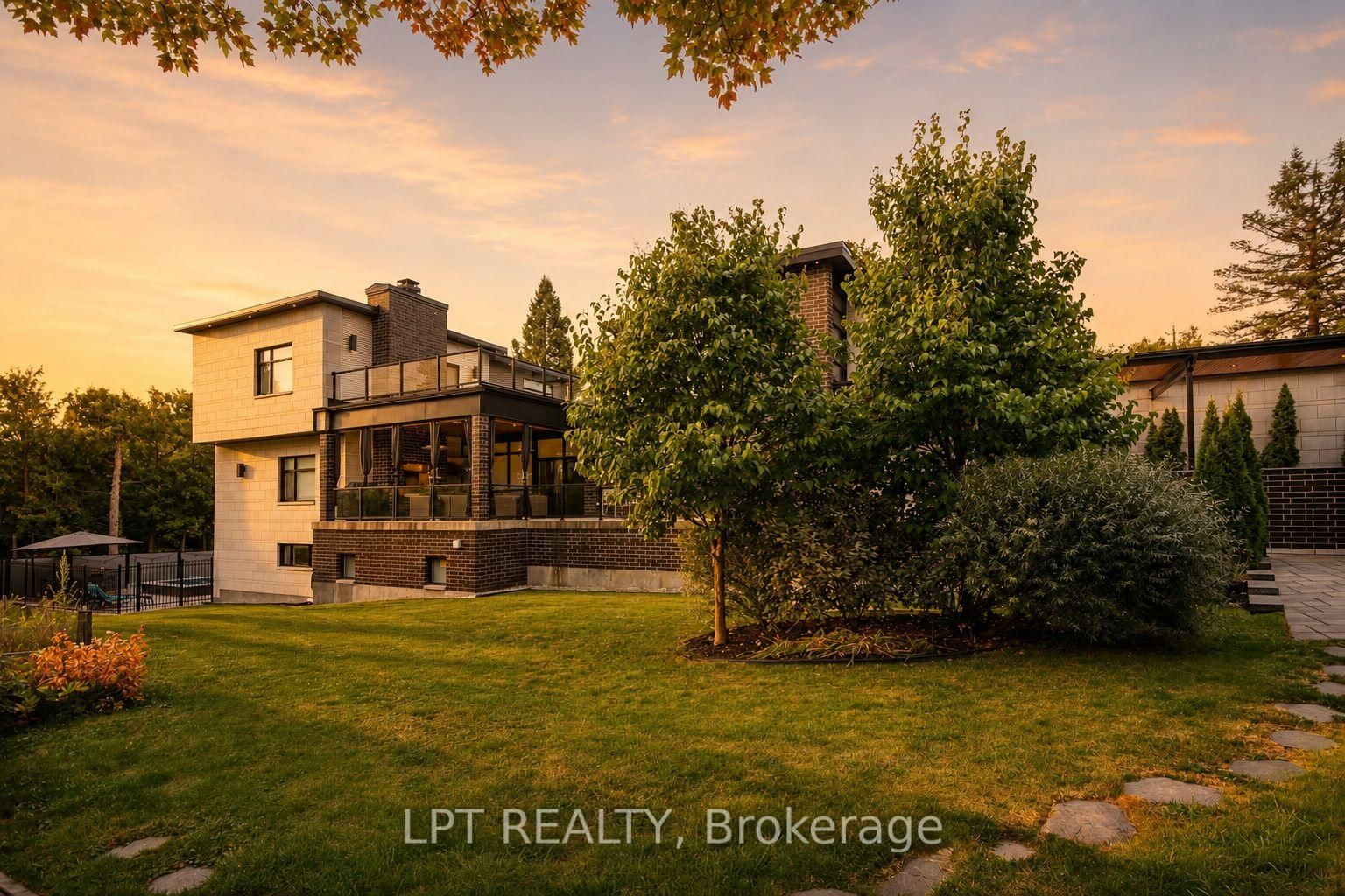 847 Walkley Road