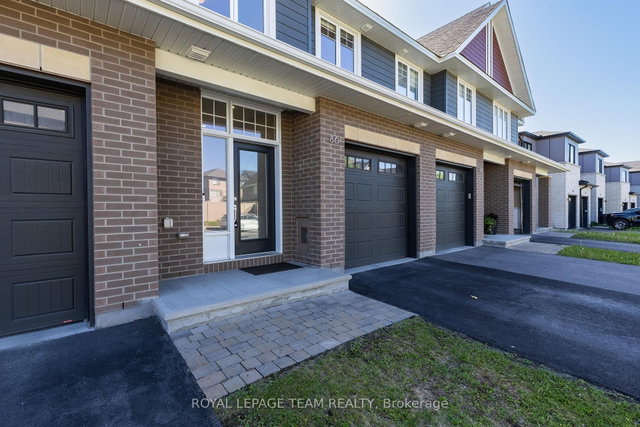 86 Escarpment Crescent