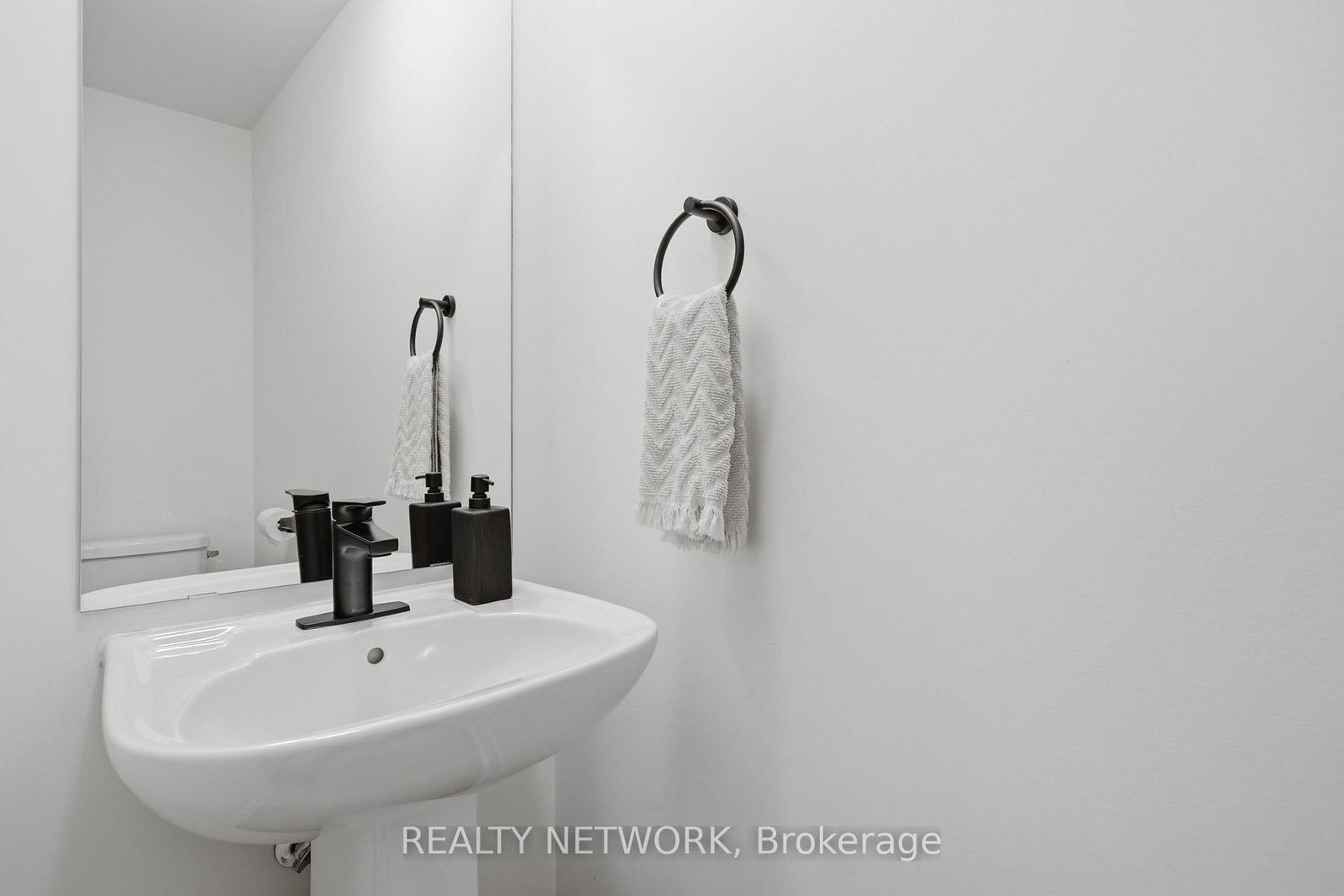 13 Rachel Drive • Hamilton, ON photo 24