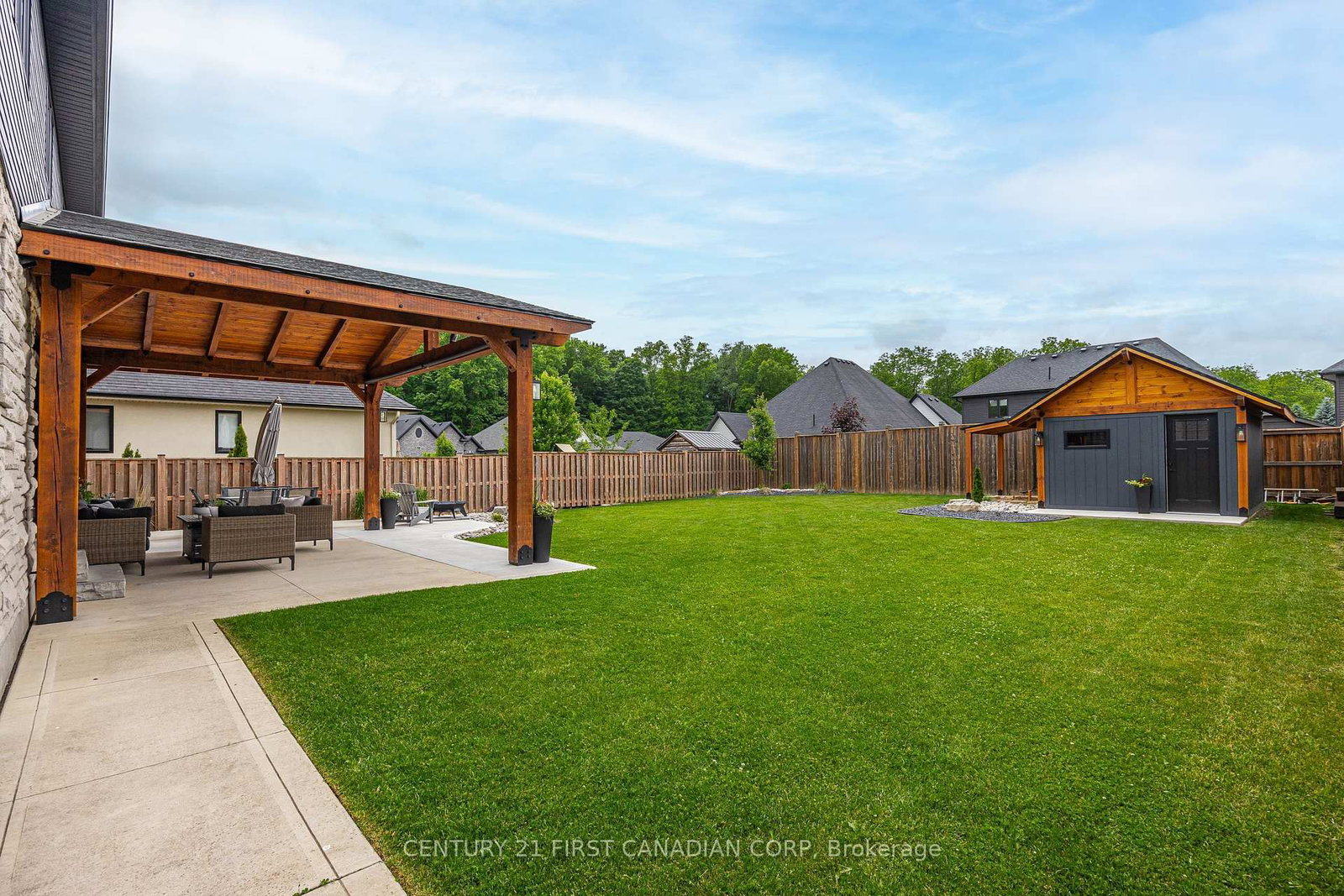 8 Oscar Davis Court • Strathroy-Caradoc, ON photo 33