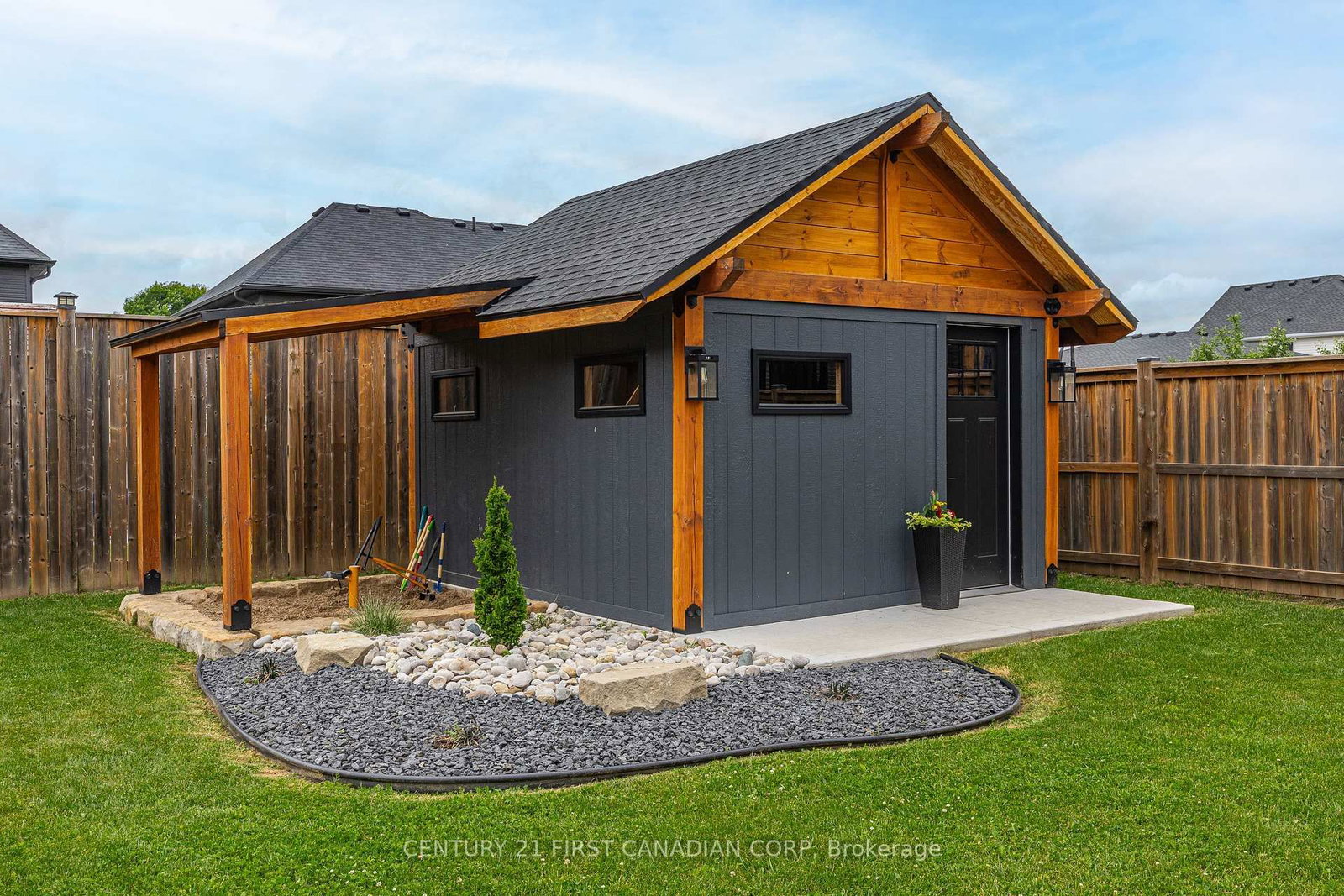 8 Oscar Davis Court • Strathroy-Caradoc, ON photo 38