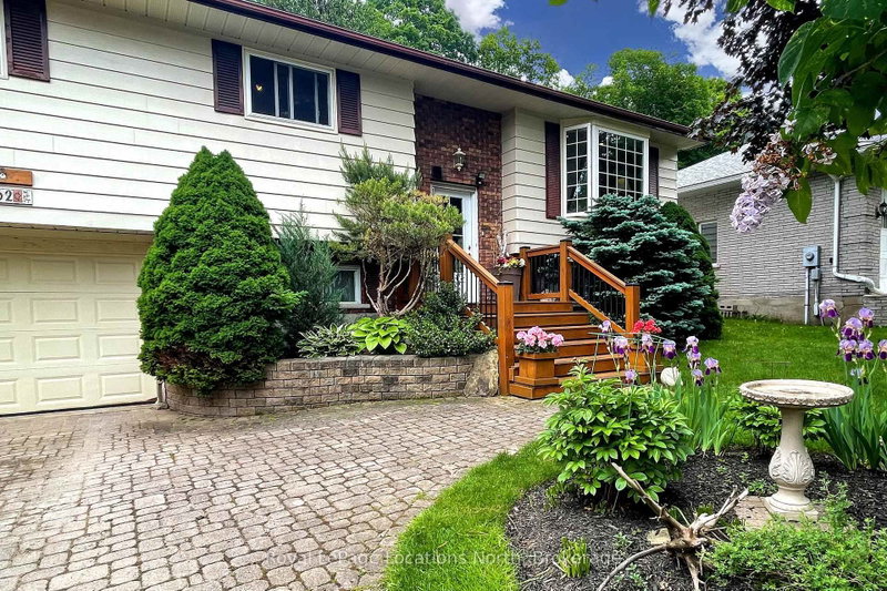 62 Parklane Crescent