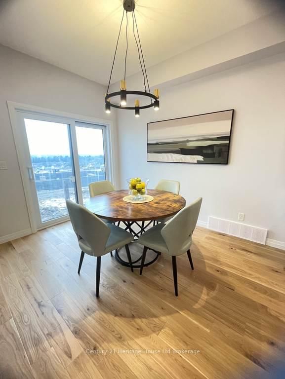 335 Kading Crescent • Woodstock, ON photo 4