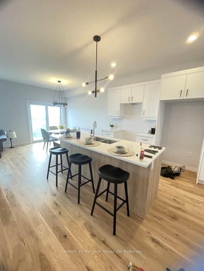335 Kading Crescent • Woodstock, ON photo 6