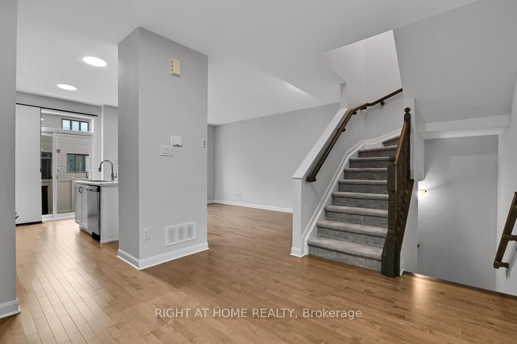306 Guppy Grove • Orleans, ON photo 15